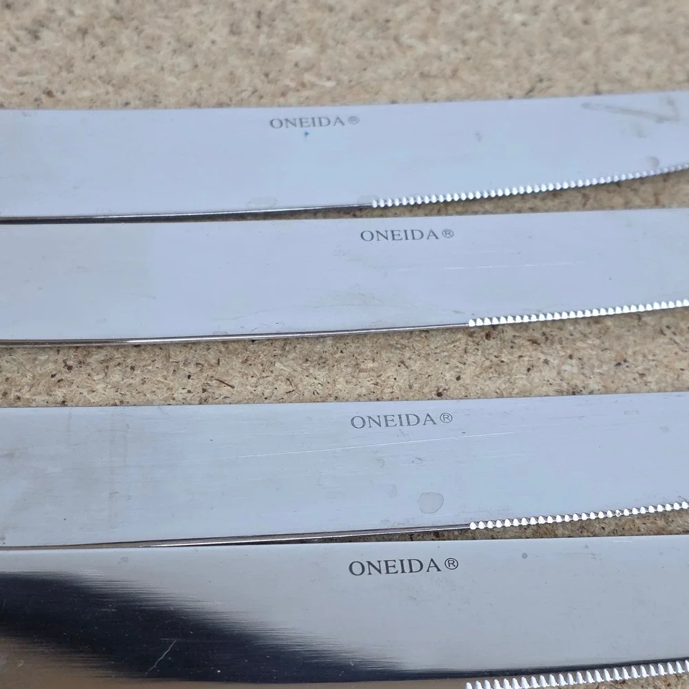 Oneida Icarus Stainless‎ Steel Dinner Knives Set of 4 Serrated Mirror Flatware
